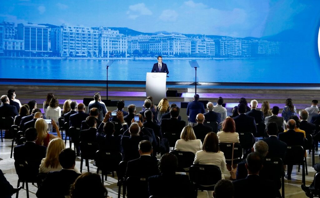 Μητσοτάκης: Ανακοίνωσε μέτρα €3,4 δισ. - Έμφαση σε νέους και ευάλωτους