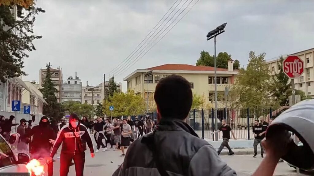 Νέα επεισόδια έξω από το 1ο και 2ο ΕΠΑΛ Σταυρούπολης (vid)