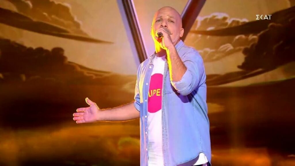 Ο Νίκος Μουτσινάς εμφανίστηκε στα blind auditions του The Voice