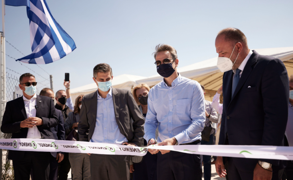 Στα εγκαίνια φωτοβολταϊκού πάρκου στην Κορινθία ο πρωθυπουργός
