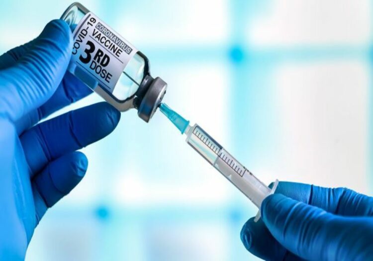 Εμβόλιασμός: Ανοίγει σήμερα η πλατφόρμα για την 3η δόση για τους άνω των 18 ετών