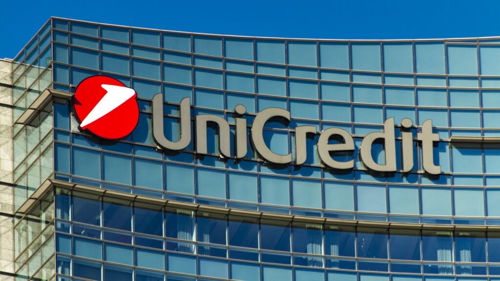 Unicredit: Η Ελλάδα πρωταθλήτρια στη μείωση του δημοσίου χρέους μετά την πανδημία