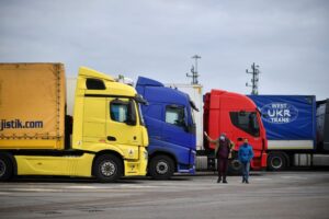 ΕΛΣΤΑΤ: Ανοδος 6,9% στο βάρος των φορτίων/εμπορευμάτων που διακινήθηκαν με φορτηγά οχήματα το γ' τρίμηνο
