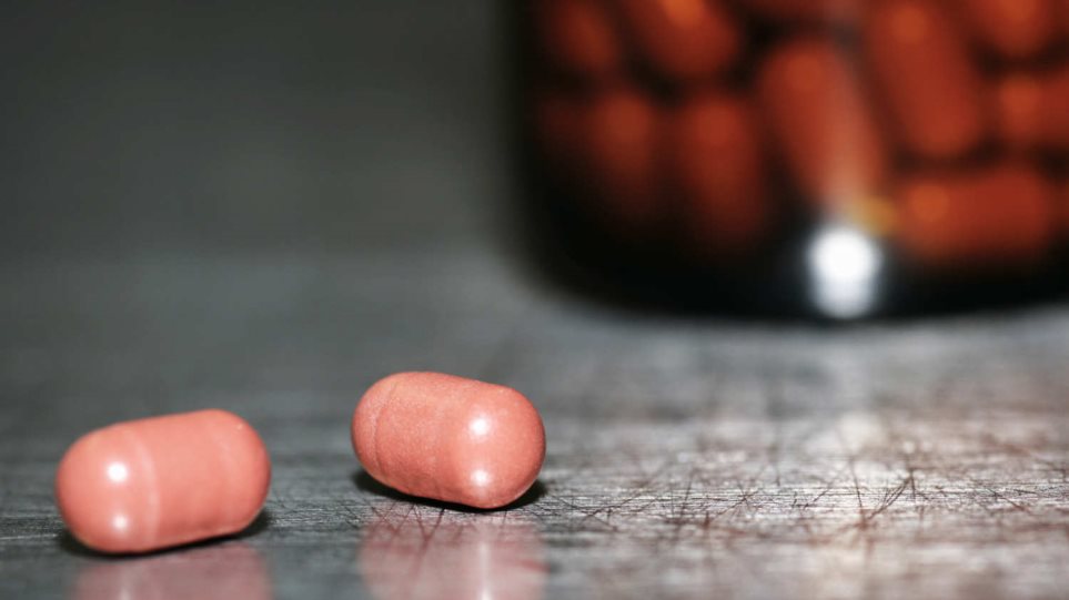 Τη δεύτερη φάση των κλινικών δοκιμών από τις τρεις που απαιτούνται, πέρασε φάρμακο κατά του κοροναϊού που αναπτύσσει η Pfizer
