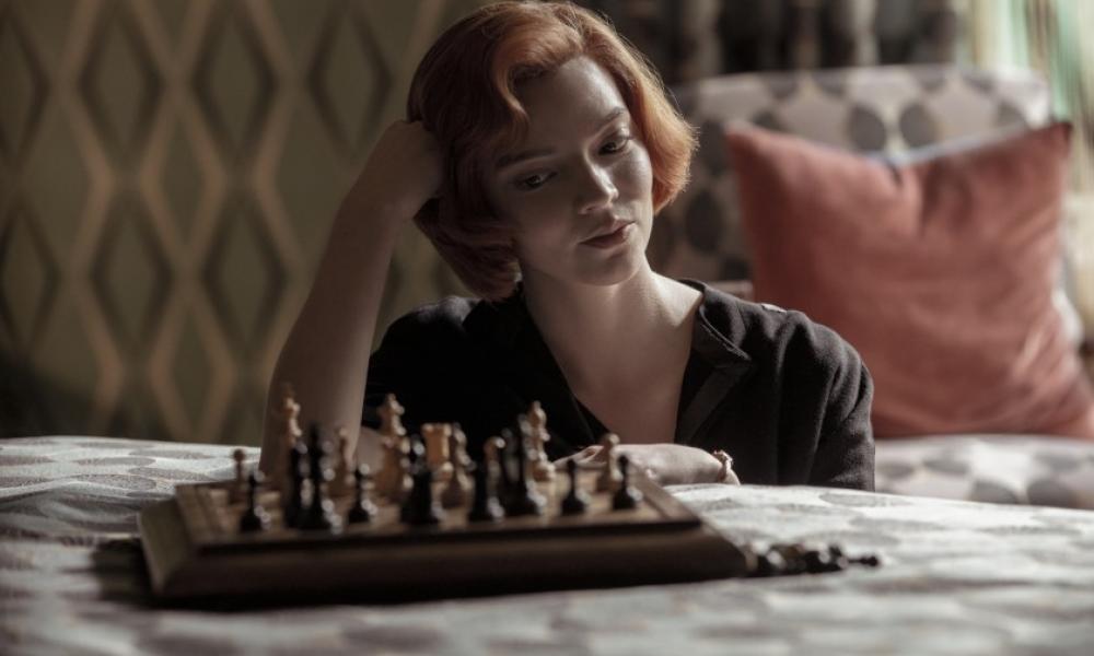 The Queen’s Gambit: Κορυφαία σκακίστρια μήνυσε το Netflix
