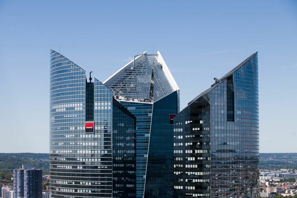 Societe Generale: Επενδυτική βαθμίδα τον Οκτώβριο για την Ελλάδα