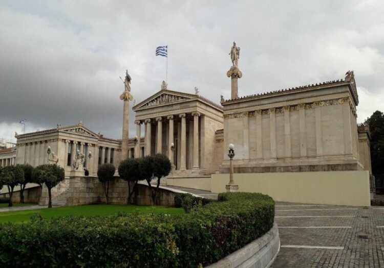 Η ακαδημία Αθηνών γίνεται πράσινη