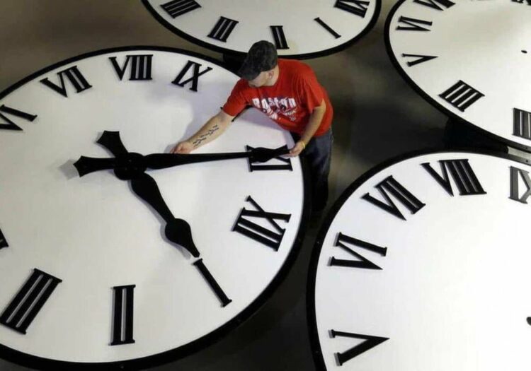 Πότε γυρνάμε τα ρολόγια μας μια ώρα πίσω;
