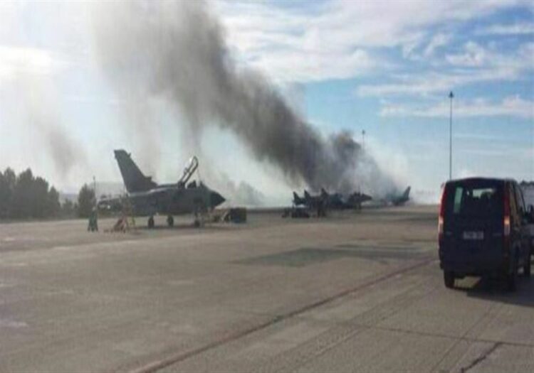 Φωτιά μπροστά από στρατιωτικό αεροδρόμιο - Ανησυχία για την αποθήκη πυρομαχικών