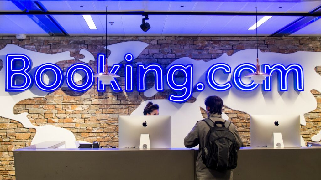 Η ολλανδική εταιρεία κρατήσεων Booking καταδικάστηκε με πρόστιμο στη Γαλλία