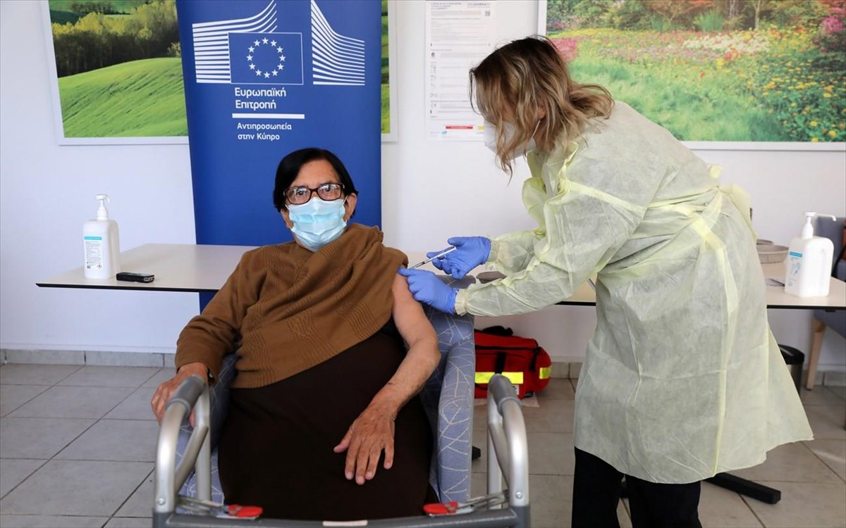 Κύπρος: Το 78.9% του ενήλικου πληθυσμού είναι πλήρως εμβολιασμένο