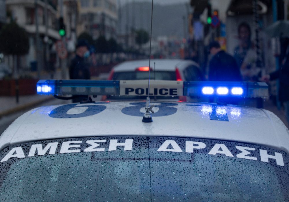 Έκρηξη εμπρηστικού μηχανισμού στην πολυκατοικία που μένει ο Γιάννης Καλλιάνος
