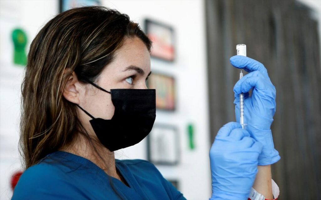 Σάββατο 9 Οκτωβρίου ανοίγει η τρίτη δόση εμβολίου
