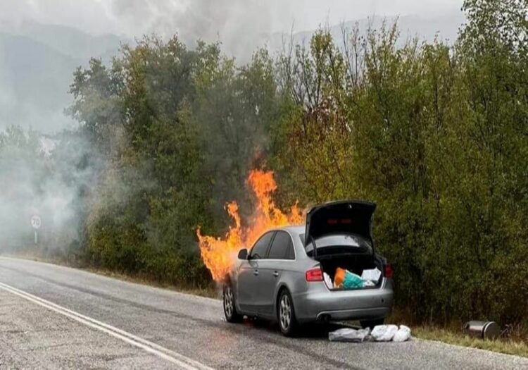 Τυλίχτηκε στις φλόγες το αυτοκίνητο του Παναγιώτη Ψωμιάδη (Εικόνες)