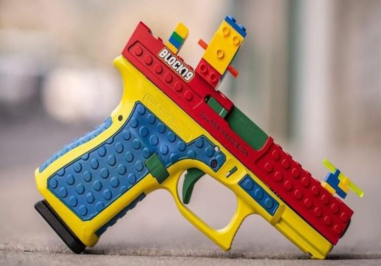 Γερμανία: Aστυνομική επιχείρηση για την σύλληψη ανήλικου επειδή κρατούσε όπλο Lego