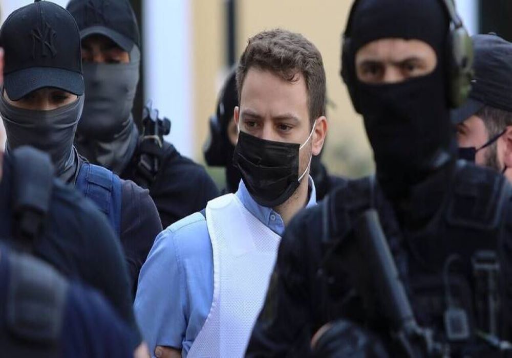 Γλυκά Νερά: Τι καταγγέλλει η παράλληλη σχέση του πιλότου