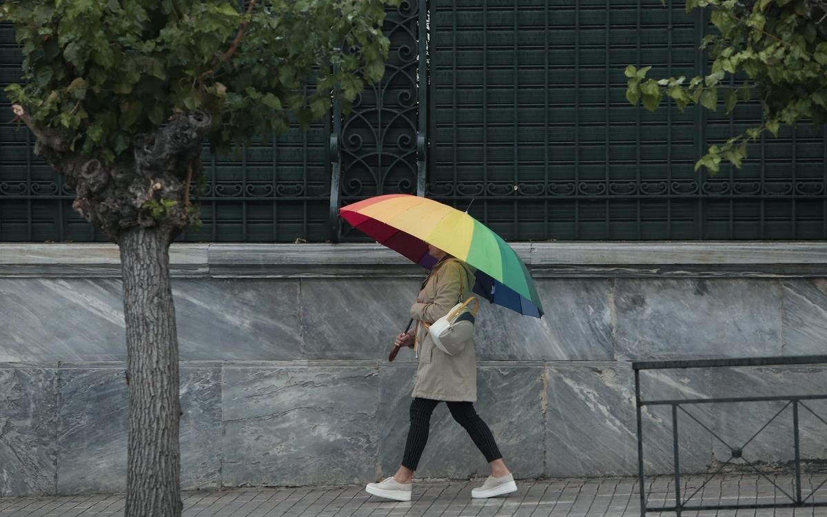 Βροχές και σποραδικές καταιγίδες στα βορειοδυτικά αύριο