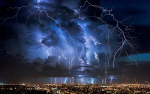 Καιρός - Μαρουσάκης: Βροχές και καταιγίδες φέρνει μεσογειακός κυκλώνας