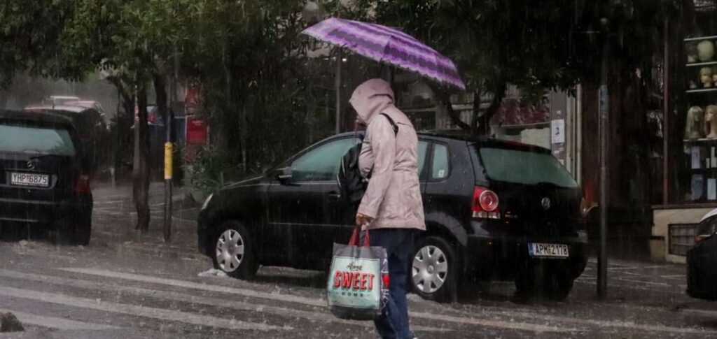 Καιρός: Έρχεται ο κυκλώνας «Νέαρχος» - Πού θα χτυπήσει