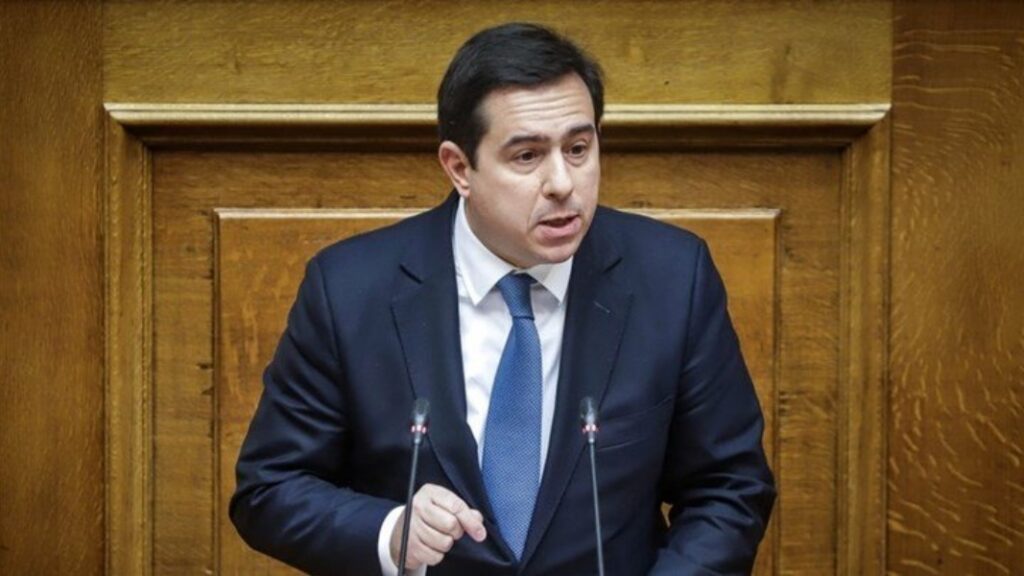 Διαψεύδει ο Μηταράκης περιστατικά «εξαφάνισης προσφύγων»
