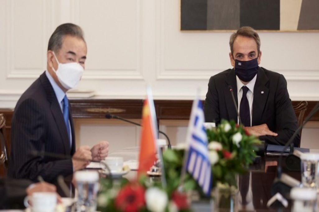 Για τις προοπτικές περαιτέρω επενδύσεων συζήτησαν Μητσοτάκης και ΥΠΕΞ Κίνας