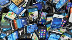Smartphones: Το 2023 θα είναι η χειρότερη χρονιά της δεκαετίας στις πωλήσεις