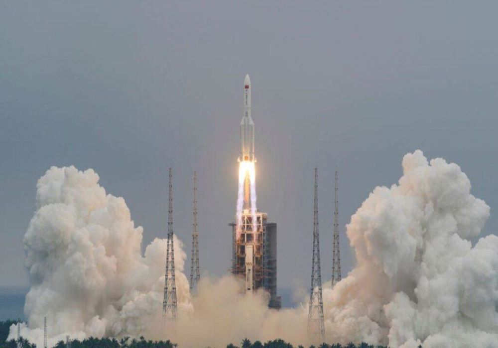 oi-ipa-arnithikan-tin-episkepsi-kinezon-astronafton-ston-diastimiko-stathmo