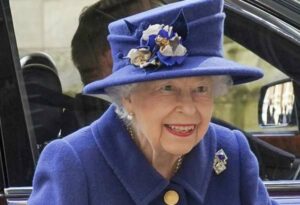 Βασίλισσα Ελισάβετ: Αρνήθηκε το βραβείο "Ηλικιωμένη της Χρονιάς"