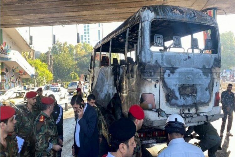Συρία: Δεκατρείς νεκροί και τρεις τραυματίες από έκρηξη σε στρατιωτικό λεωφορείο