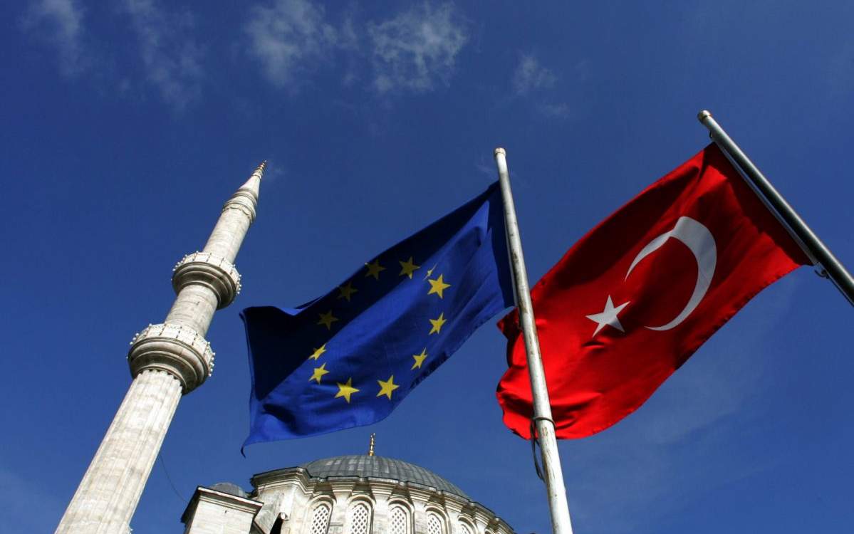 Koμισιόν: Η Τουρκία πρέπει να αποφύγει απειλές και ενέργειες που βλάπτουν τις σχέσεις καλής γειτονίας