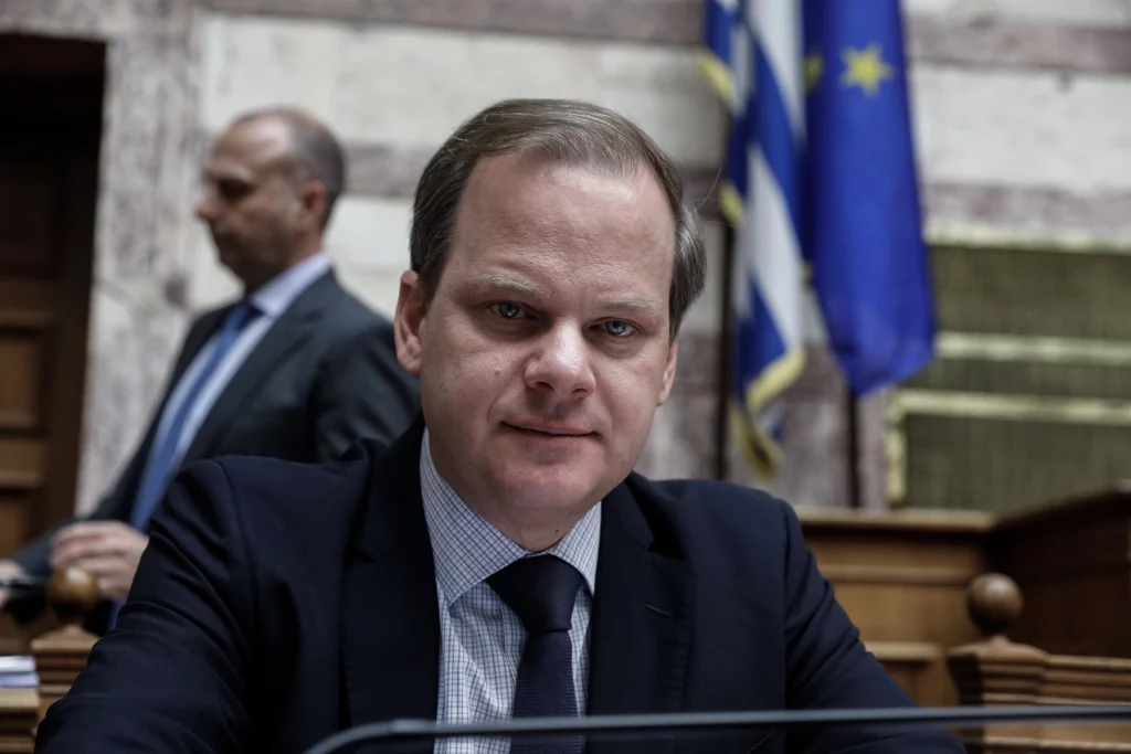 Καραμανλής: Δεν θα επιτρέψω να μείνει ούτε μια σκιά στη διαλεύκανση του δυστυχήματος