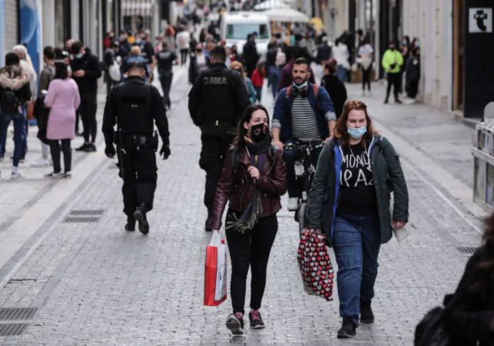Γιάννης Οικονόμου: Τι λέει για νέα μέτρα, lockdown και SMS