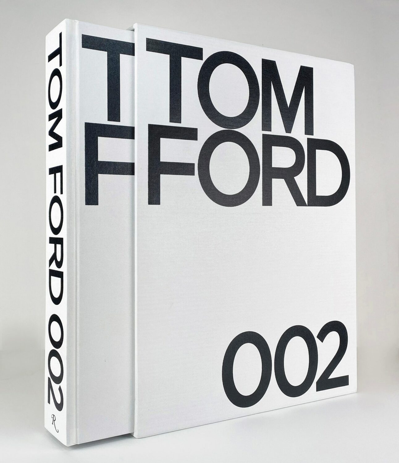 Ο Τομ Φορντ αποκαλύπτει τα πάντα για τη ζωή και την καριέρα του από το 2004 έως σήμερα στο «Tom Ford 002»