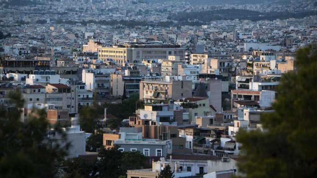 Cerved Property Services: Σε διαμετρικά αντίθετη πορεία μεταβιβάσεις και τιμές ακινήτων