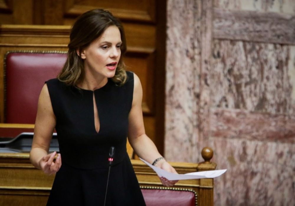 Αχτσιόγλου κατά Σκυλακάκη: «Προσπαθεί να δημιουργήσει εντυπώσεις»
