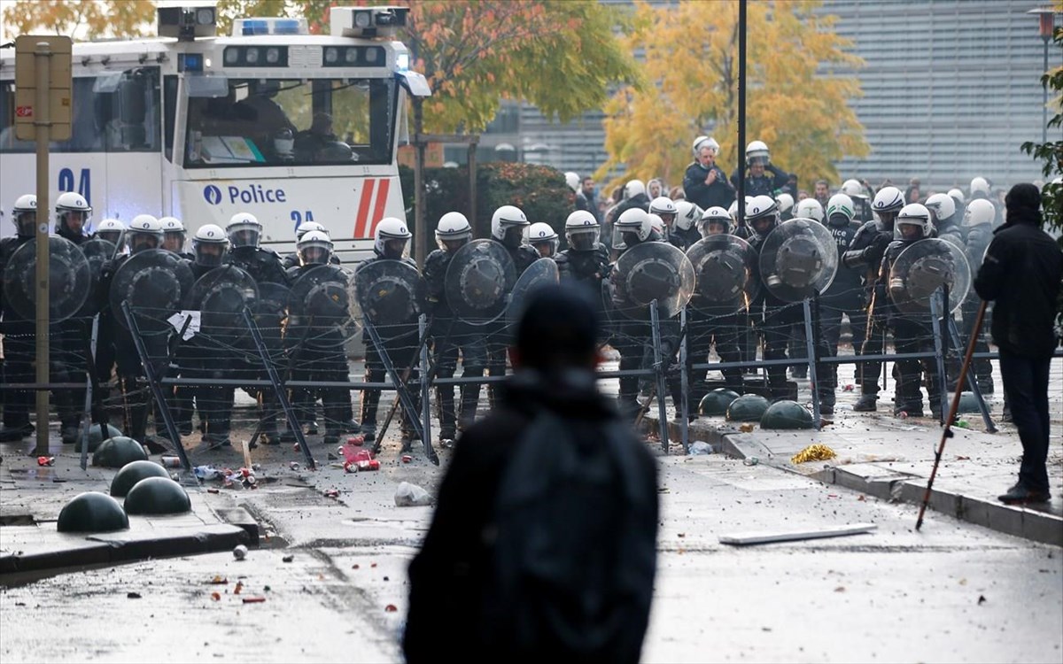 Βέλγιο: Σοβαρά επεισόδια σε διαδήλωση κατά των μέτρων για τον κορωνοϊό