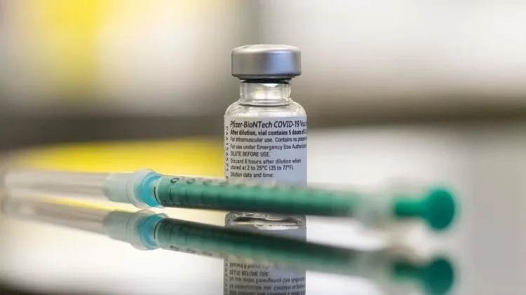 Κορωνοϊός: Η BioNTech ετοιμάζει νέο εμβόλιο για τη μετάλλαξη «Omicron»