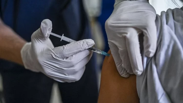 Οι εμβολιασμένοι κινδυνεύουν 16 φορές λιγότερο να πεθάνουν από κορωνοϊό, δείχνει αυστραλιανή έρευνα