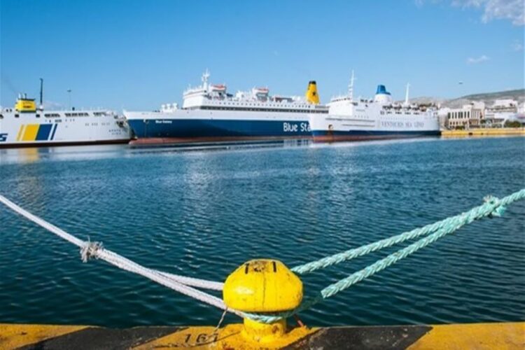 Αυξημένη κίνηση στα λιμάνια - Δεμένα αύριο τα πλοία λόγω απεργίας της ΠΝΟ