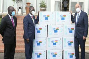 Στη Γκάνα ο Ν. Δένδιας - Δωρεά 150.000 εμβολίων από την Ελλάδα