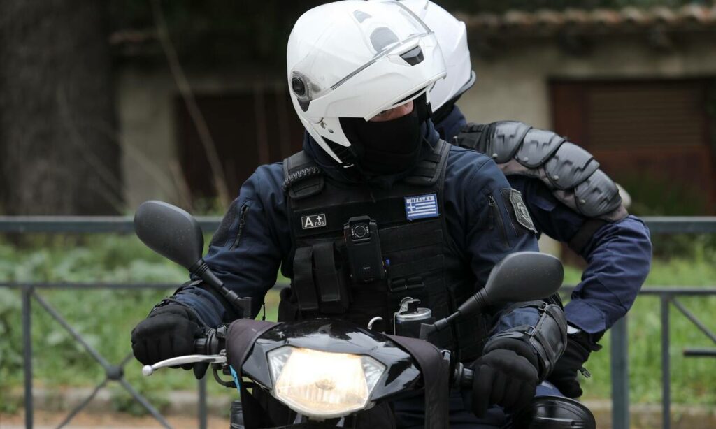 Ξεκίνησε η δίκη δύο αστυνομικών για τον ξυλοδαρμό του Χρ. Χρονόπουλου που του προκάλεσε μόνιμη αναπηρία