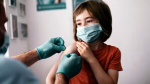 ΕΜΑ: «Πράσινο» φως στην χορήγηση του εμβολίου της Pfizer σε παιδιά 5 - 11 ετών