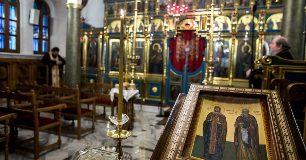 Εκκλησία: Σεβόμαστε τα μέτρα αλλά δεν ελέγχουμε τους πιστούς
