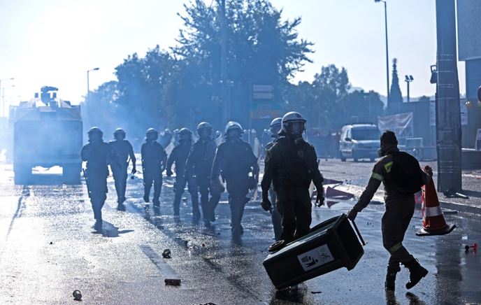 Επεισόδια στην Κηφισίας στη συγκέντρωση των Πυροσβεστών
