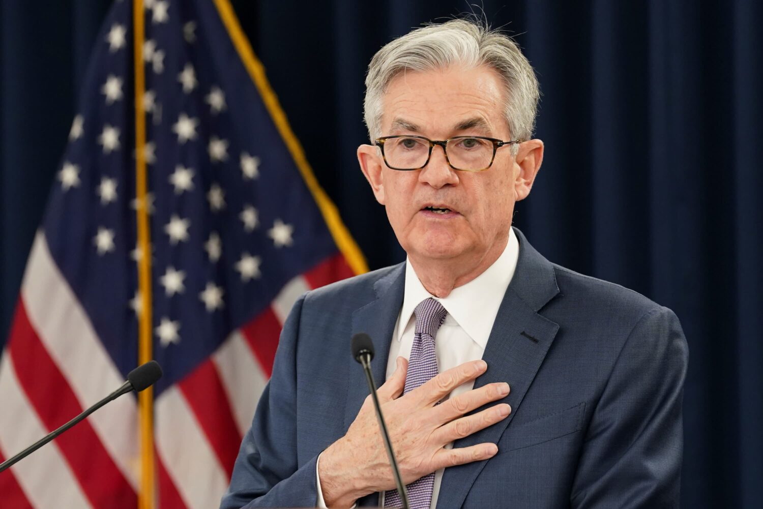 ΗΠΑ: Ο πρόεδρος της Fed κρίνει ότι θα πρέπει να σταματήσει να μιλάει για "προσωρινό" πληθωρισμό