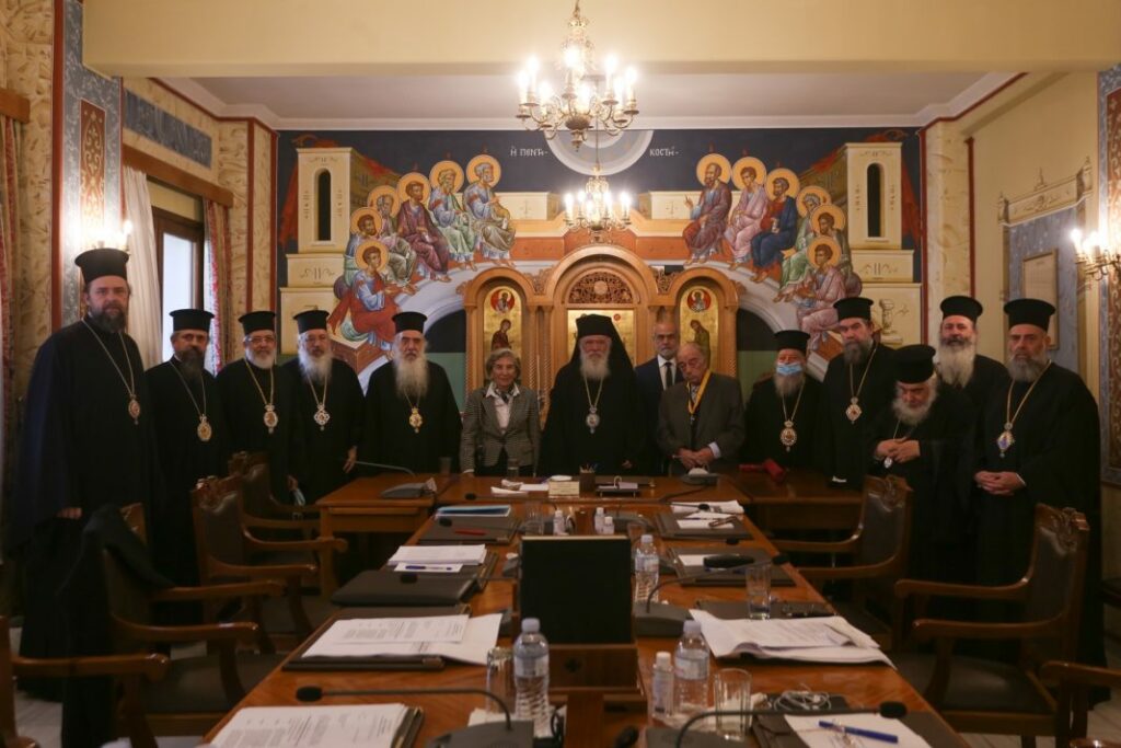 Διαρκής Ιερά Σύνοδος: Έκκληση σε κληρικούς και λαό για τον εμβολιασμό τους κατά του Covid-19