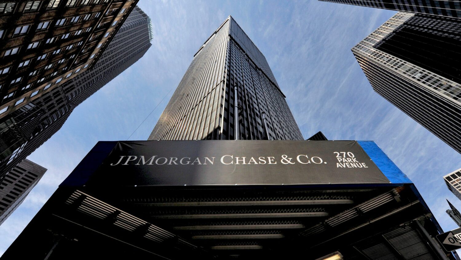 JP Morgan: Τέλος της πανδημίας και πλήρης ανάκαμψη της παγκόσμιας οικονομίας, το 2022