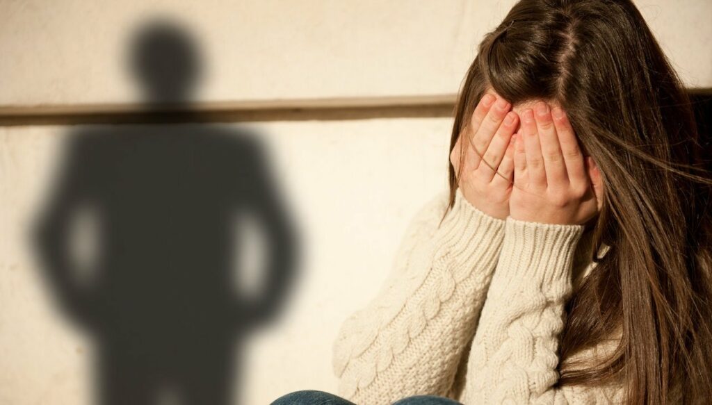 Θεσσαλονίκη: Δεκαοχτώ χρόνια κάθειρξη σε 63χρονο που κακοποιούσε σεξουαλικά την ανήλικη ανιψιά του