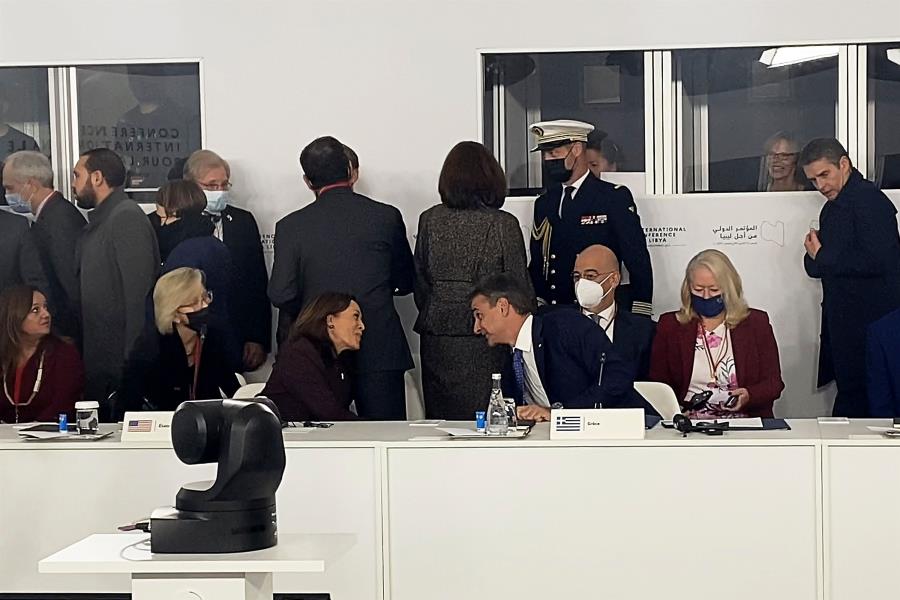 Τετ α τετ Μητσοτάκης - Χάρις