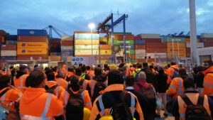 22 παραγωγικοί φορείς ζητούν να βρεθεί λύση με το λιμάνι του Πειραιά